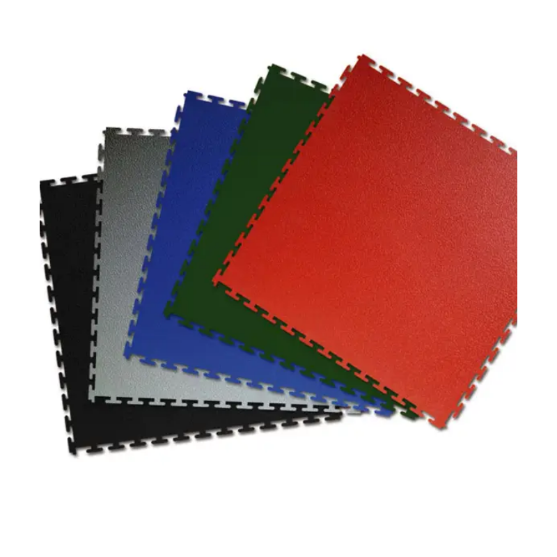 Dalles de sol en PVC emboîtables à surface lisse ou pastillée